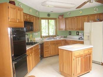 5th image of 17284 Foxcroft Ln