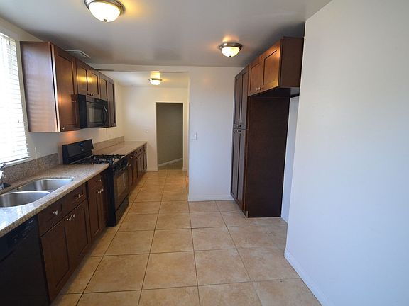 5th image of 2287 Johnson Dr