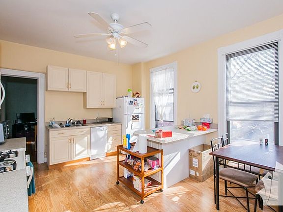 2nd image of 1101 N Marshfield Ave APT 2
