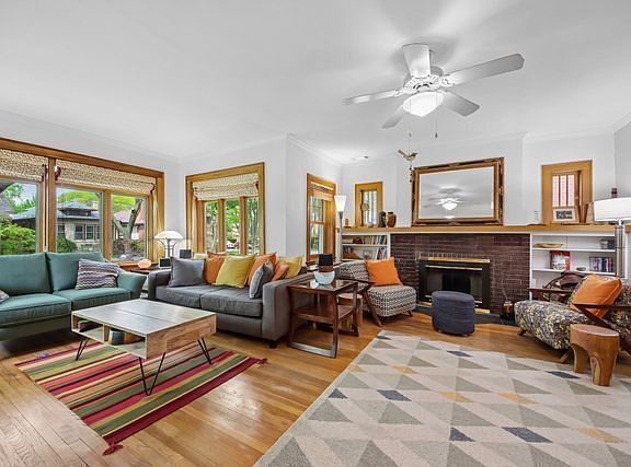 2nd image of 6551 N Maplewood Ave