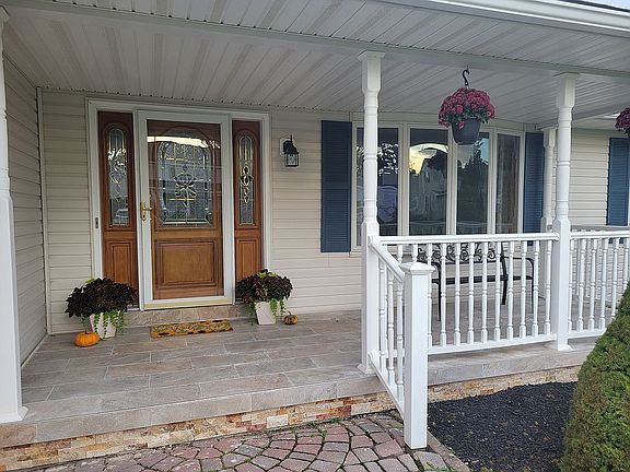 3rd image of 6436 Parkwood Ln