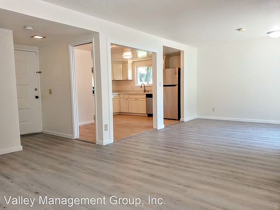 2nd image of 1329 Lexington Dr #1