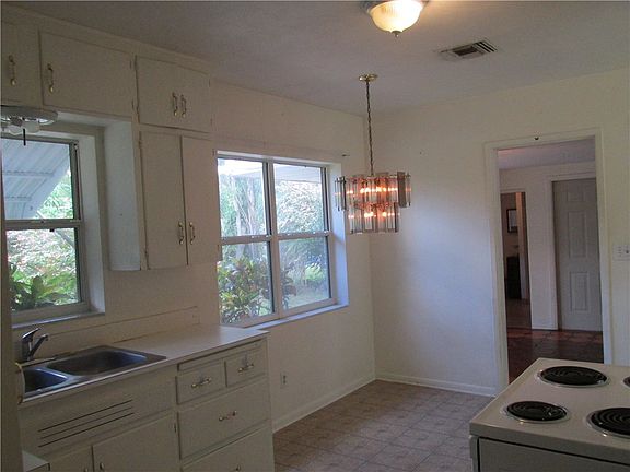 5th image of 2635 51st Ave