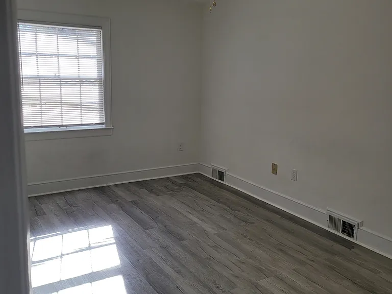 391 Robinhood Rd — Photo 9