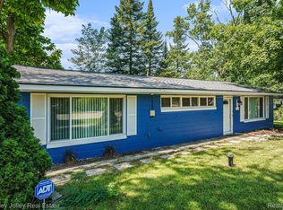4212 Greendale Ave, West Bloomfield, MI 48323