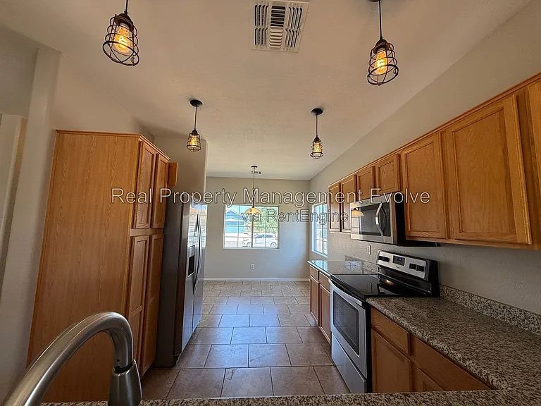 15361 W Port Au Prince Ln — Photo 6