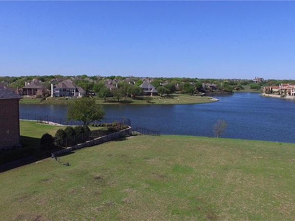 4th image of 212 Falling Water Dr