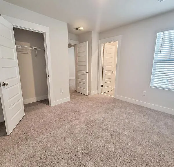 202 Round Back Way — Photo 4