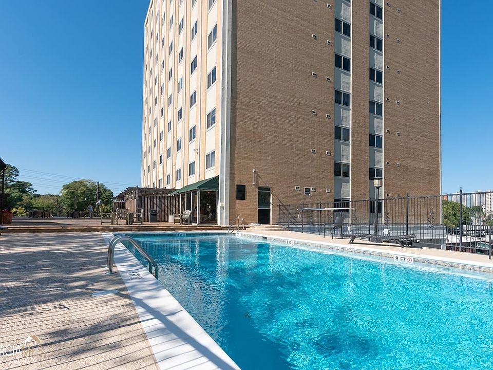 1st image of 2285 Peachtree Rd NE Unit 902