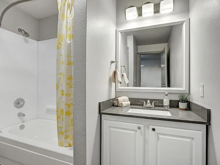 Taluswood Apartments — Photo 27