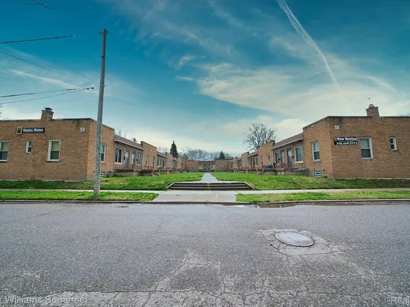 51 Spokane Dr, Pontiac, MI 48341