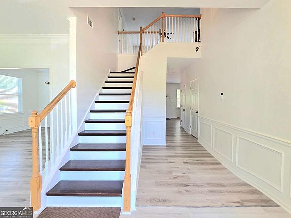 4th image of 1140 Foxcroft Dr