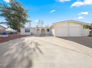 10182 Bon Aire Dr, El Paso, TX 79924