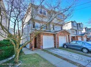 12 Bosworth St, Staten Island, NY 10310