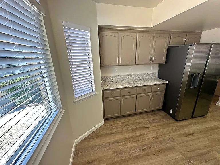 11630 Pepper Ln — Photo 3