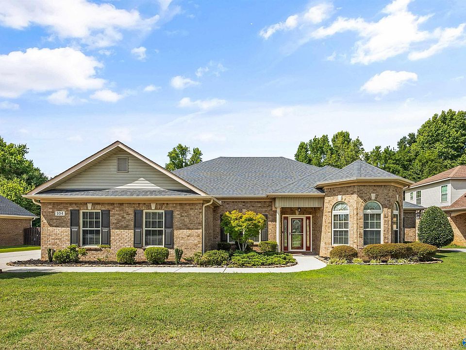 1st image of 104 Twin Springs Dr