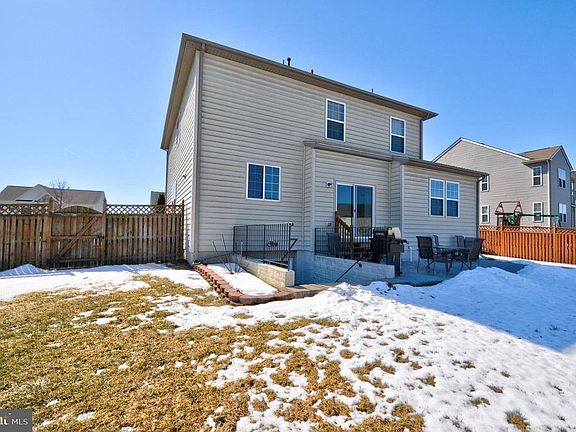 5th image of 233 Morlyn Dr