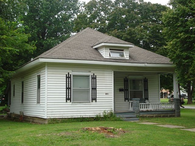 1st image of 501 S Ozark St