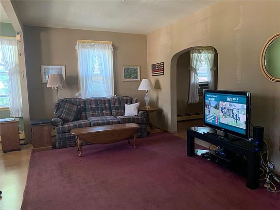 3rd image of 540 Oakland Ave