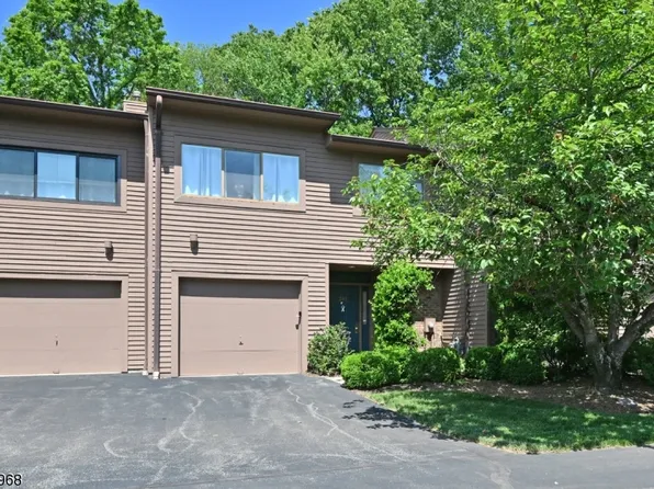 203 Yorktowne Ct, Washington Twp., NJ 07676