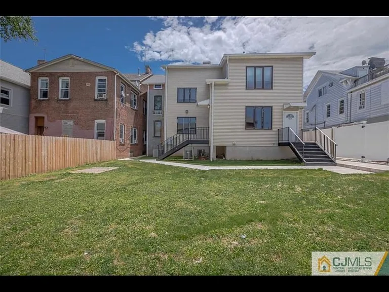 39 Throop Ave #103 — Photo 17