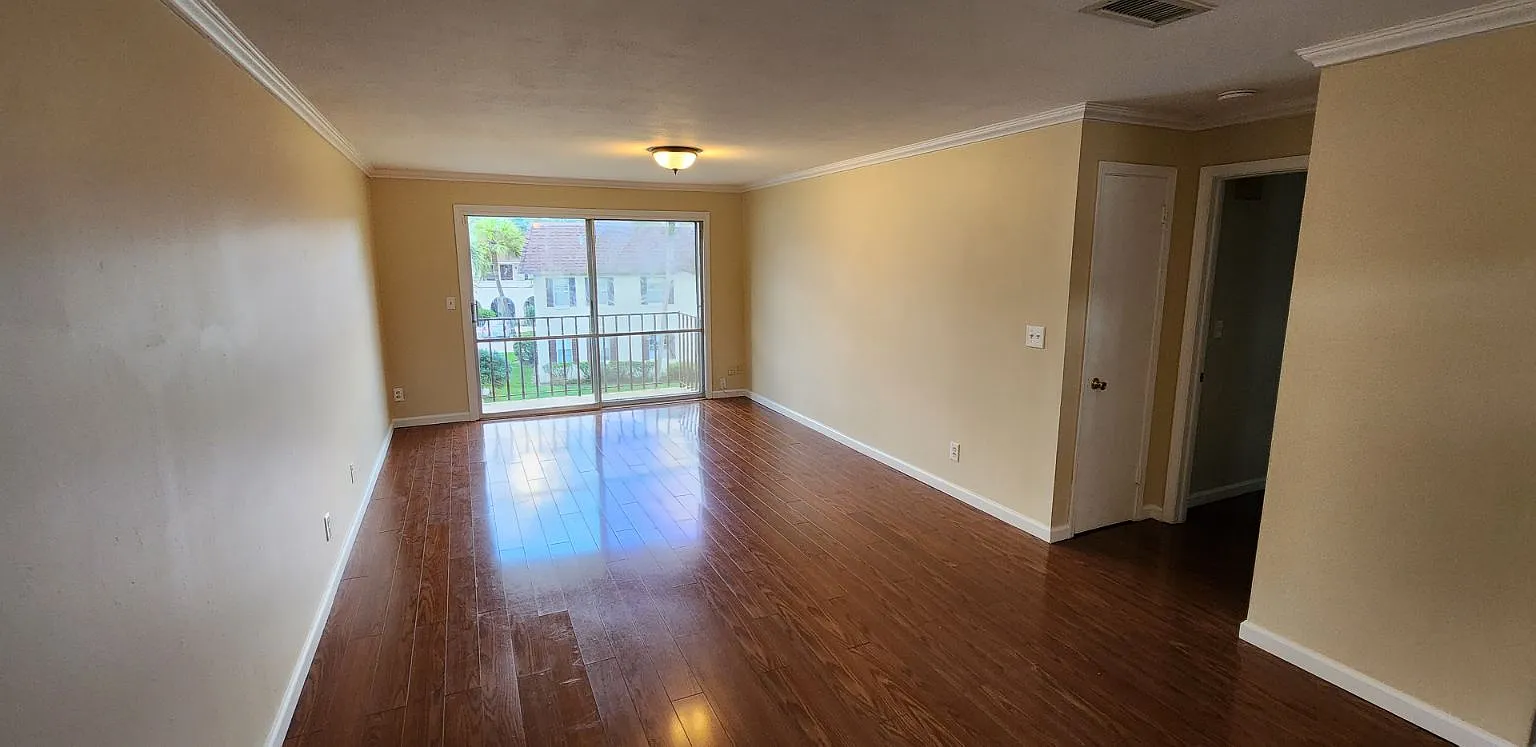 2 bed, 992 sqft, $1,550 — Photo 3