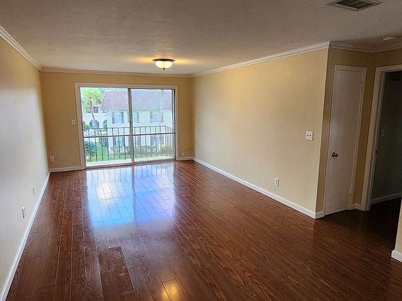 3rd image of 7347 El Barco Rd APT 6