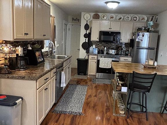 5th image of 731 North Main Street