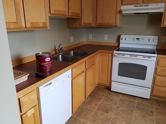 2nd image of 504 Idaho St #3