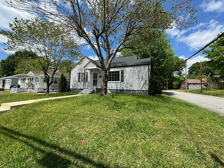 500 Elm St — Photo 2