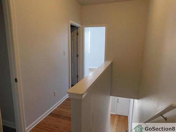 3rd image of 1544 W Cumberland St