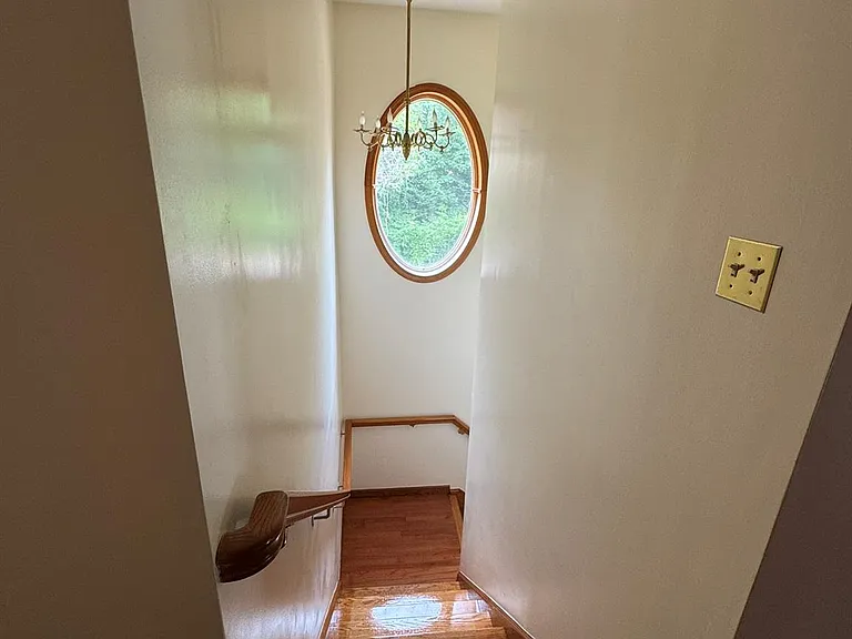 227 Beverly Rd — Photo 35