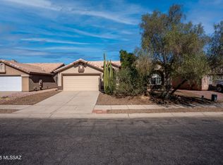 7620 W Running Bear Dr, Tucson, AZ 85743