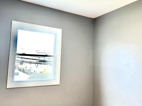 245 Duncan Avenue image 11 of 17