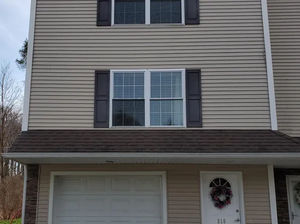 210 Parkedge Ln, Scranton, PA 18504