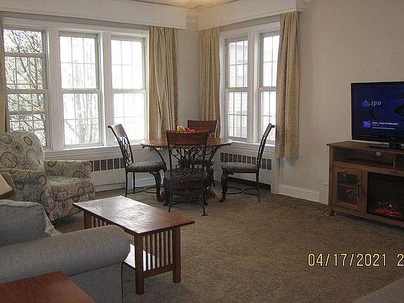 Apartment 2 Livingroom