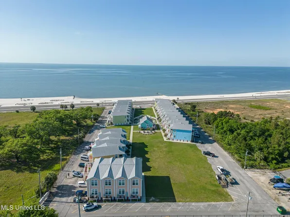 1515 E Beach Blvd APT 117, Pass Christian, MS 39571