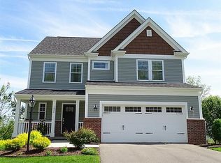 1094 Woodlawn Dr, Canonsburg, PA 15317