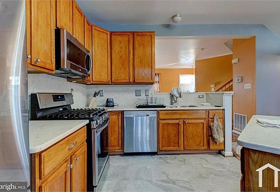 3rd image of 9607 Tulip Tree Dr