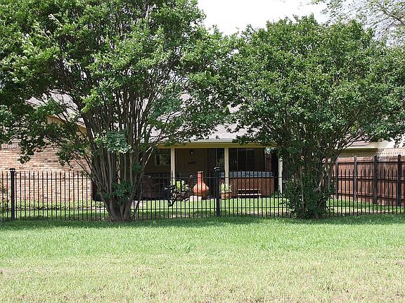 3rd image of 517 Turtle Creek Dr