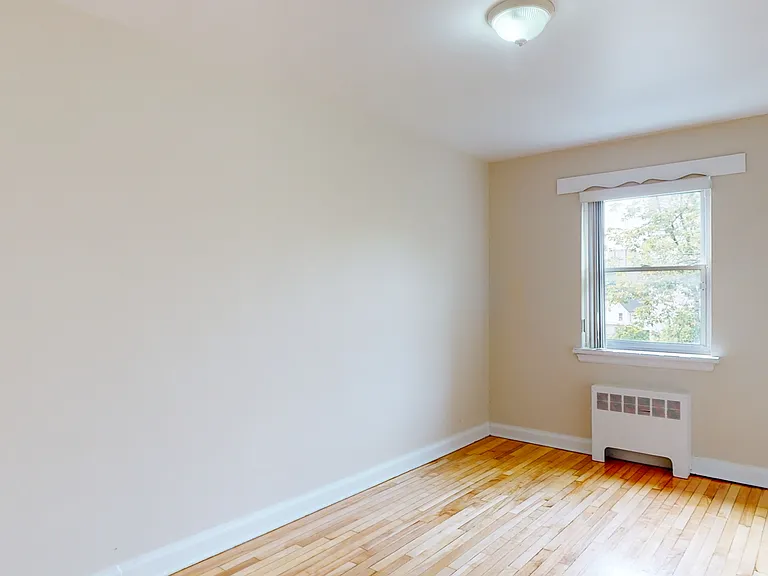 385 Besserer St — Photo 24
