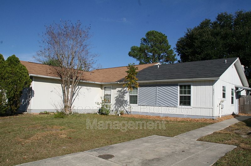 1st image of 2531 Hidden Village Dr