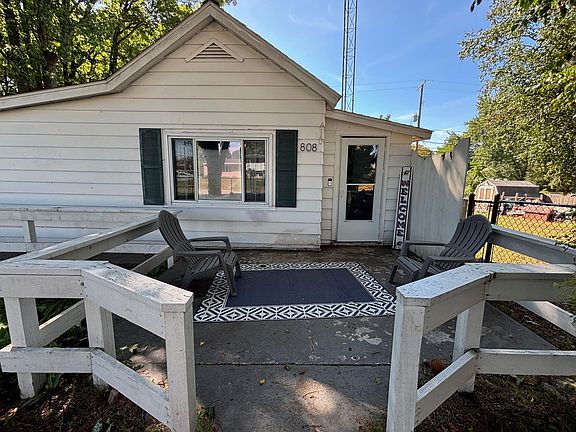 2nd image of 808 Anderson St
