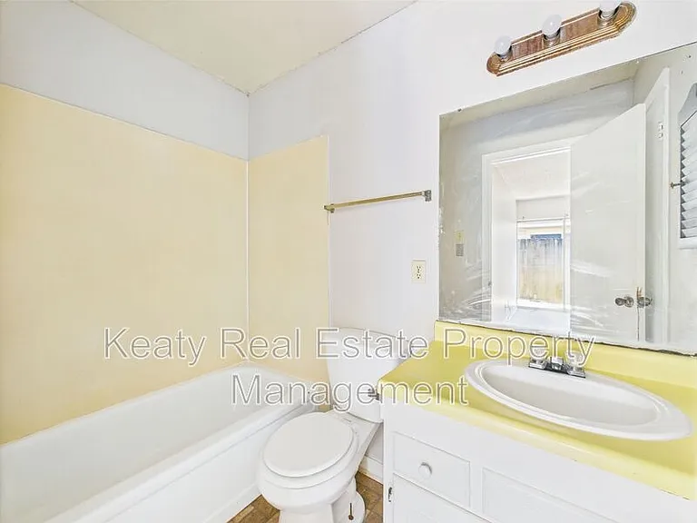 513 Fox Run Ave #1 — Photo 11