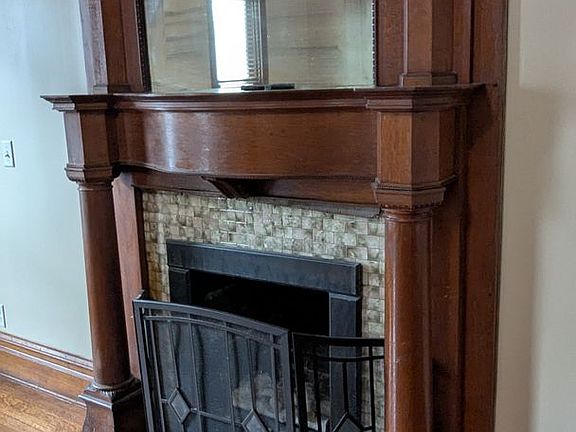 4th image of 312 N Walnut St #1