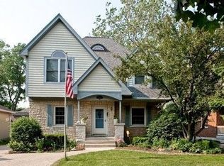 432 Colfax Ave, Clarendon Hills, IL 60514