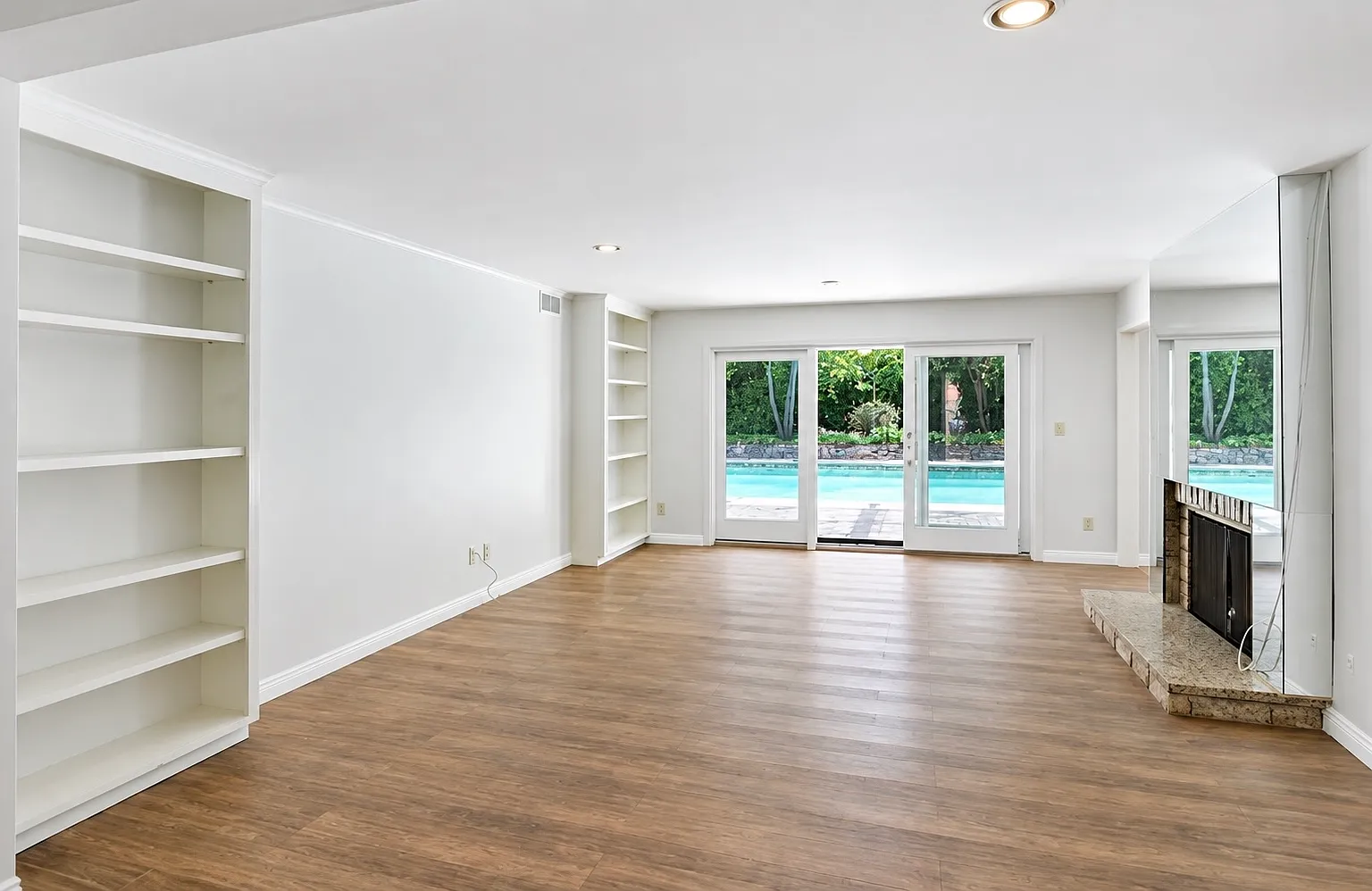 4 bed, 3.5 bath, 2850 sqft, $8,200 — Photo 3