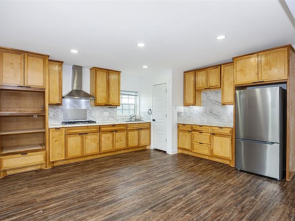 4th image of 10930 Exeter St #B