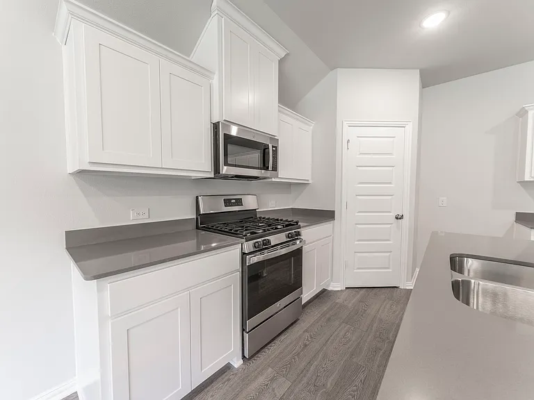 540 Brook View Dr — Photo 6