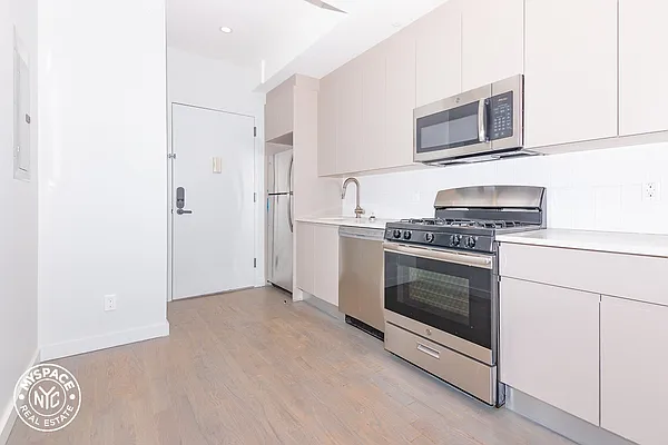 Rented by MySpaceNYC | media 3